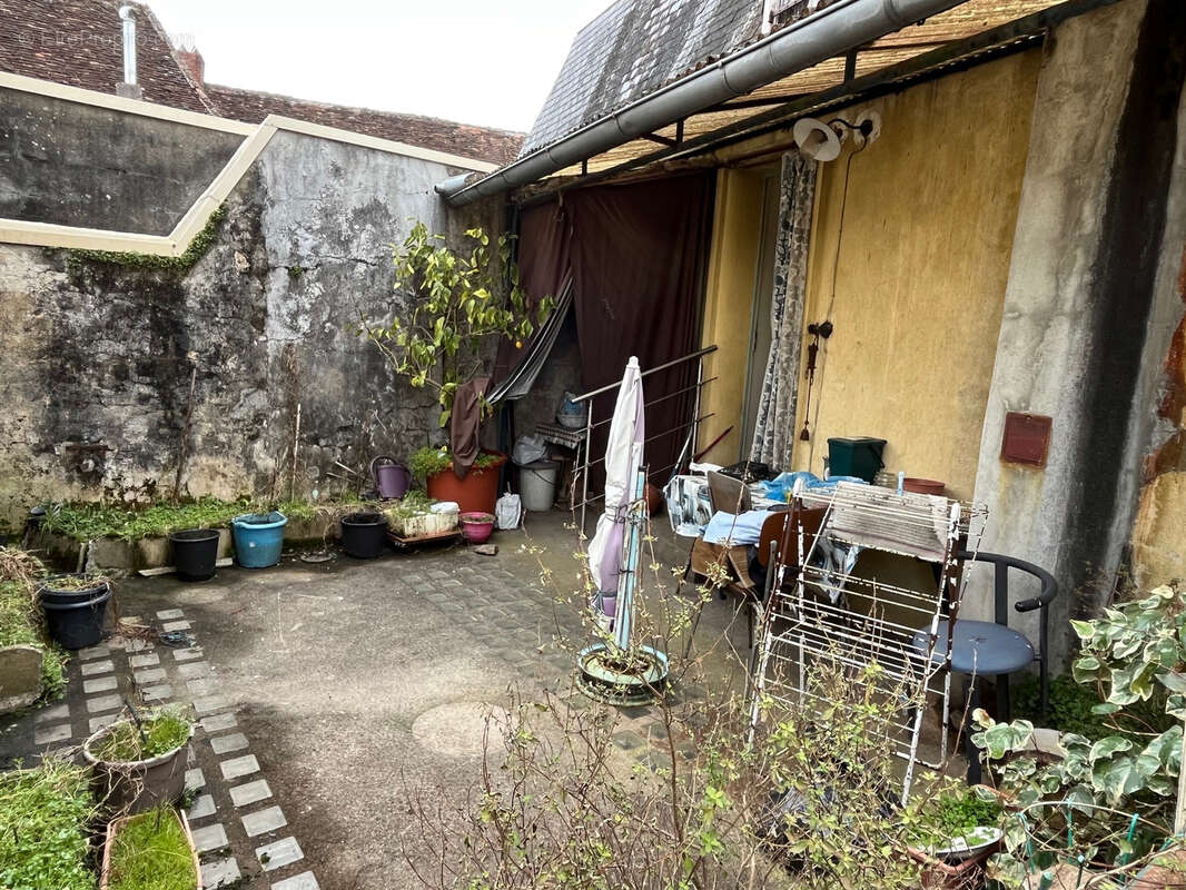 Maison à COUSSAC-BONNEVAL