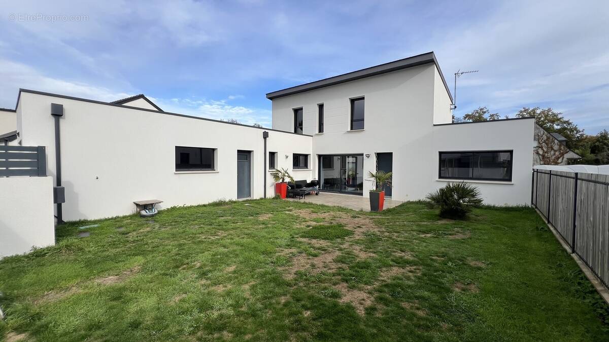 Maison à TREILLIERES