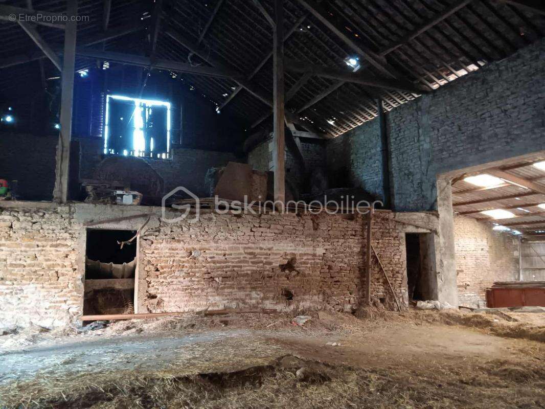 Terrain à POIX-TERRON