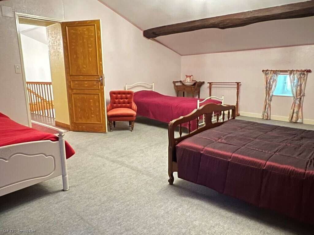 Maison à CHEF-BOUTONNE