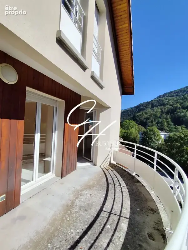 Appartement 3 pièces 70 m² à vendre à Allevard (38580) - photo 2