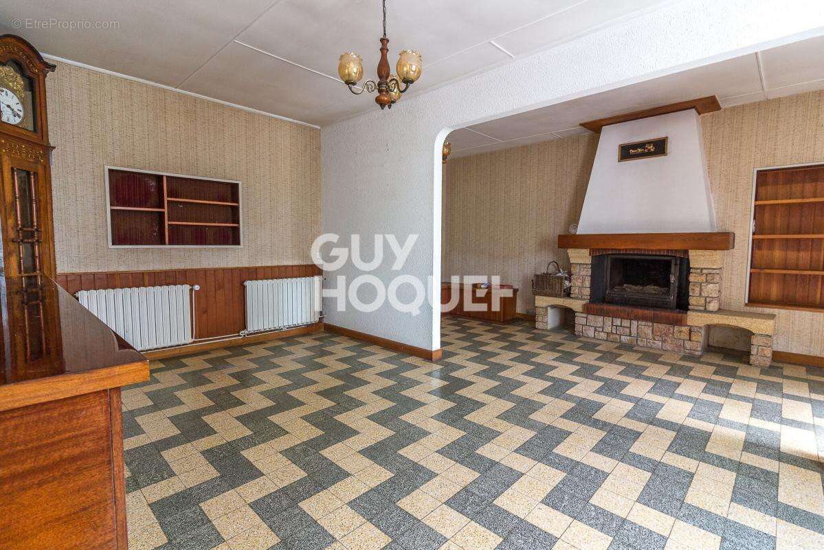 Maison à GENOUILLE