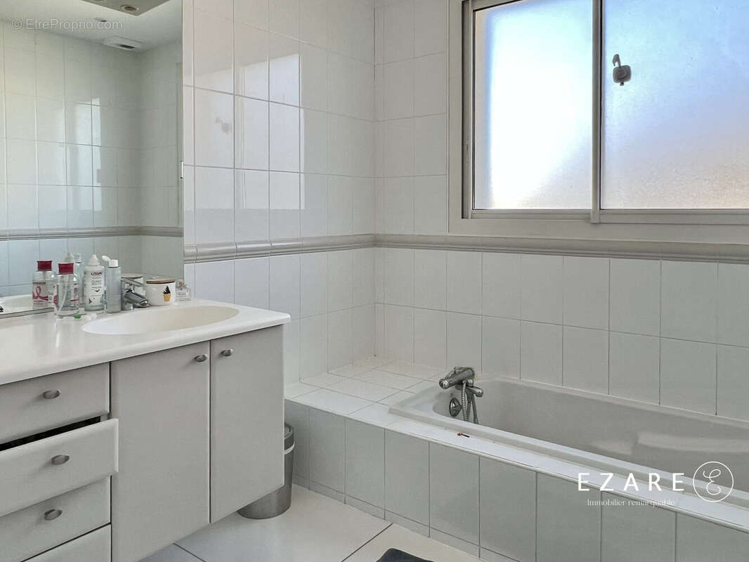 Maison 160 m² à Bellefond  - photo 7