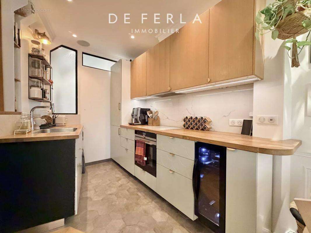 Appartement à PARIS-18E