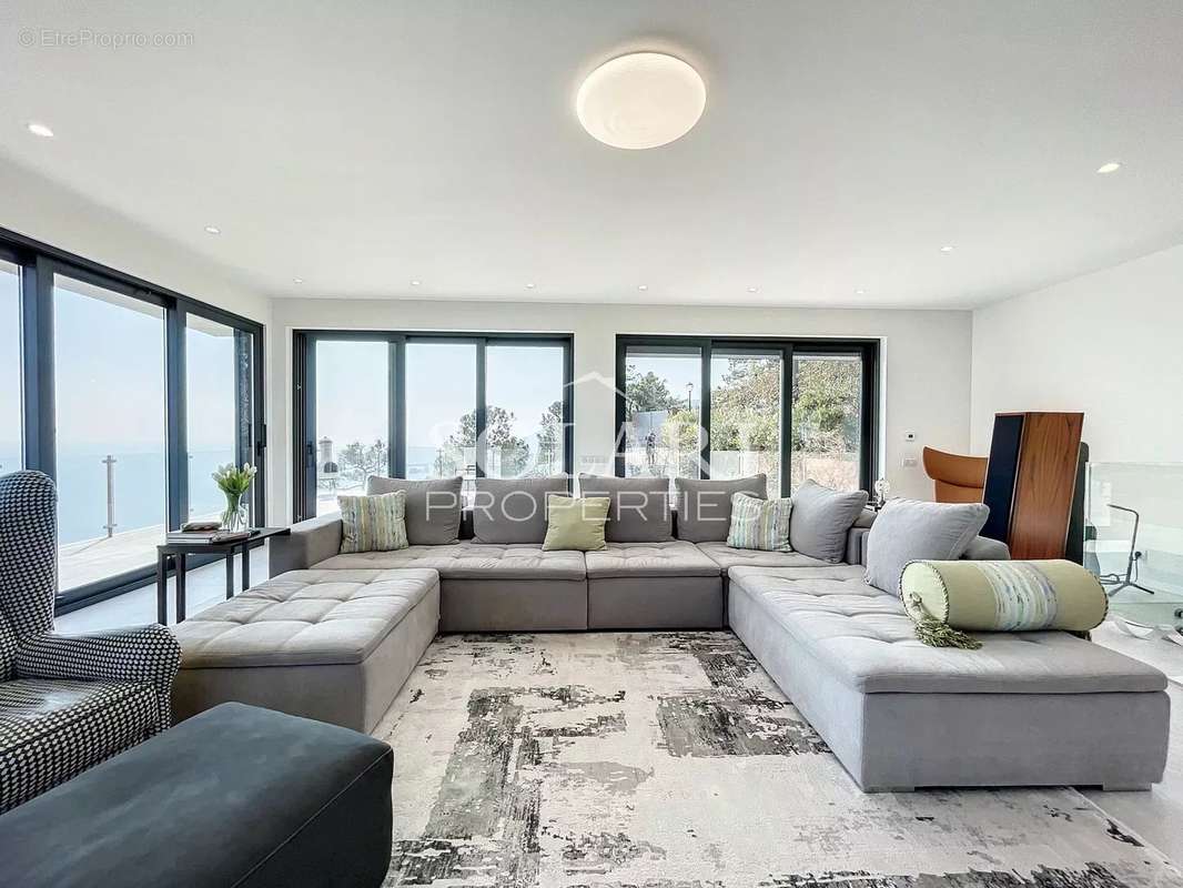 Maison à THEOULE-SUR-MER