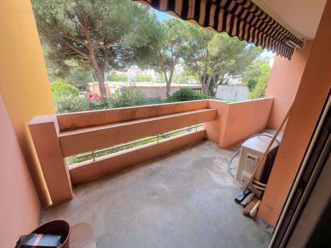 Appartement à LE CANNET