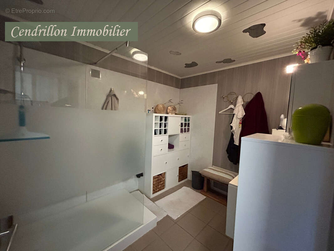 Maison à MONTBOUCHER