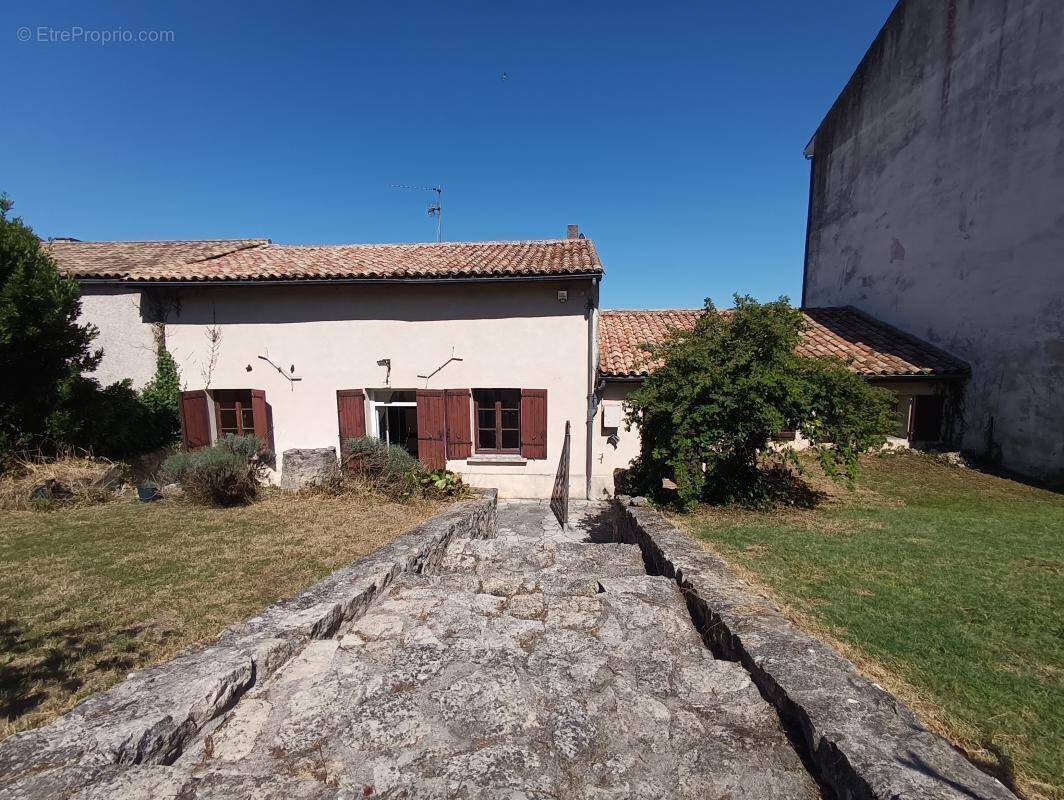 Maison à CANCON