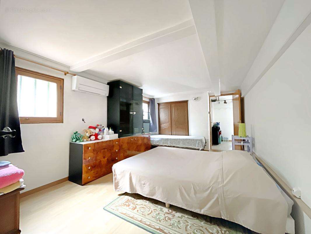 Maison à GINASSERVIS