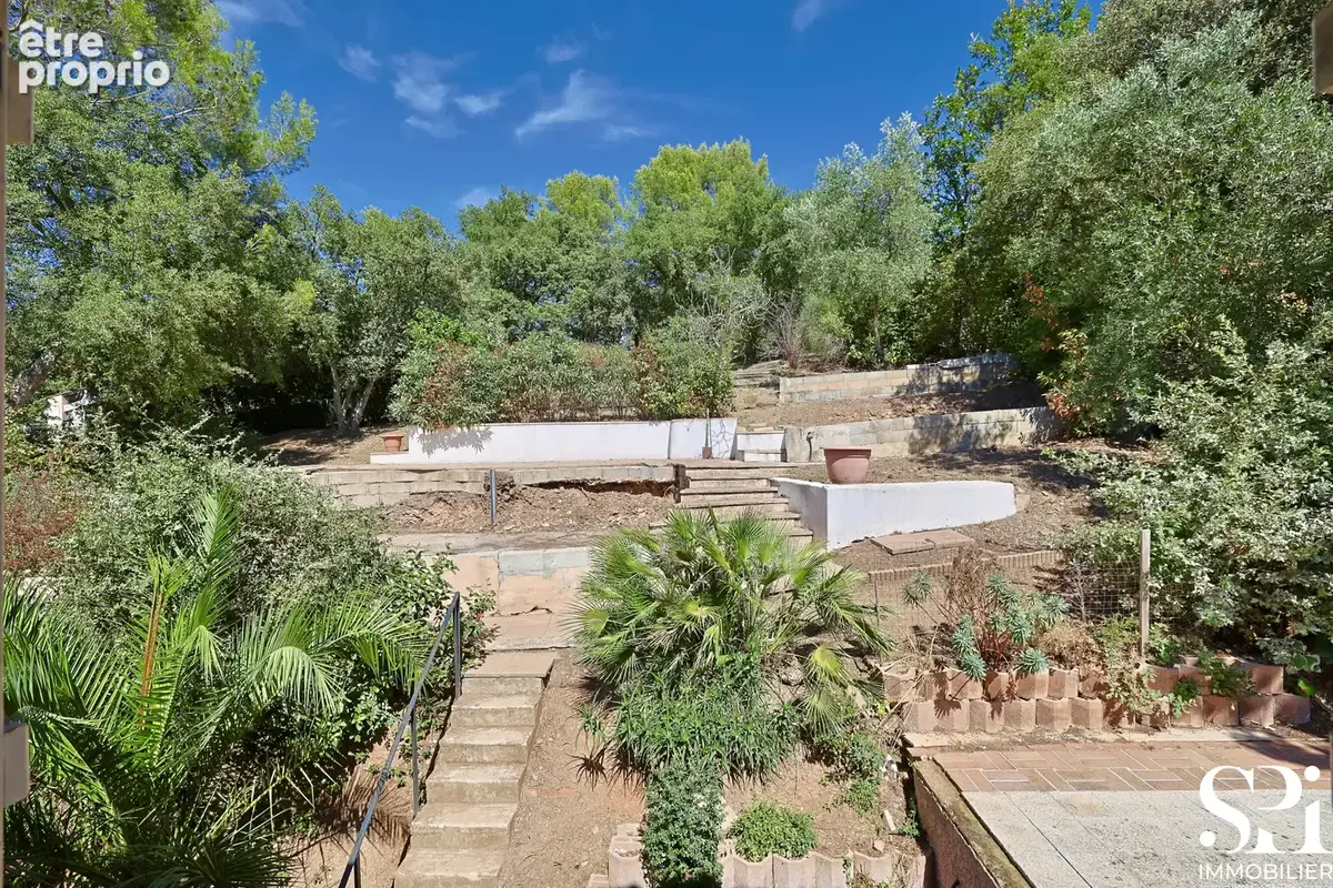 Vente maison Pierrefeu-du-Var (83)   Maison 195m2 au sol divisée 2 appartements   Terrain 1 740 m2 - photo 4