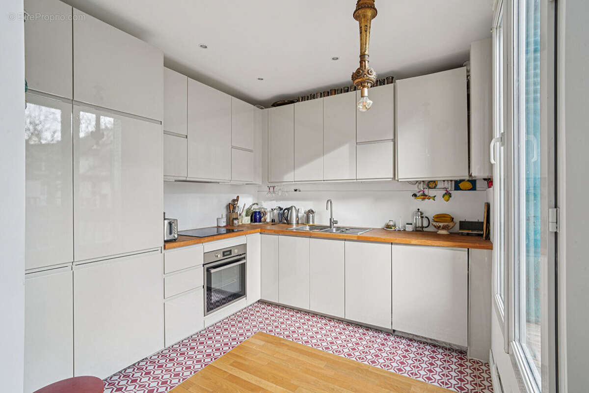 Appartement à LES LILAS