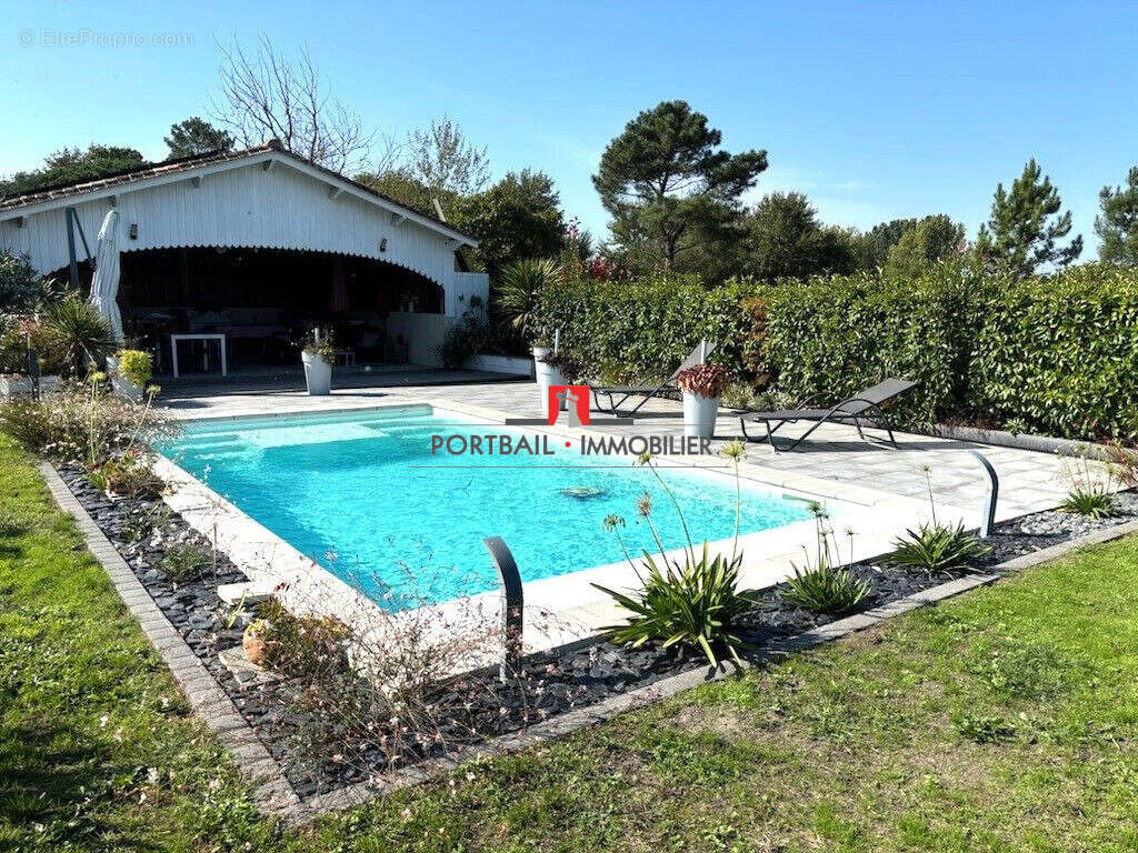 Maison 200 m² à Saint-Andre-De-Cubzac  - photo 4