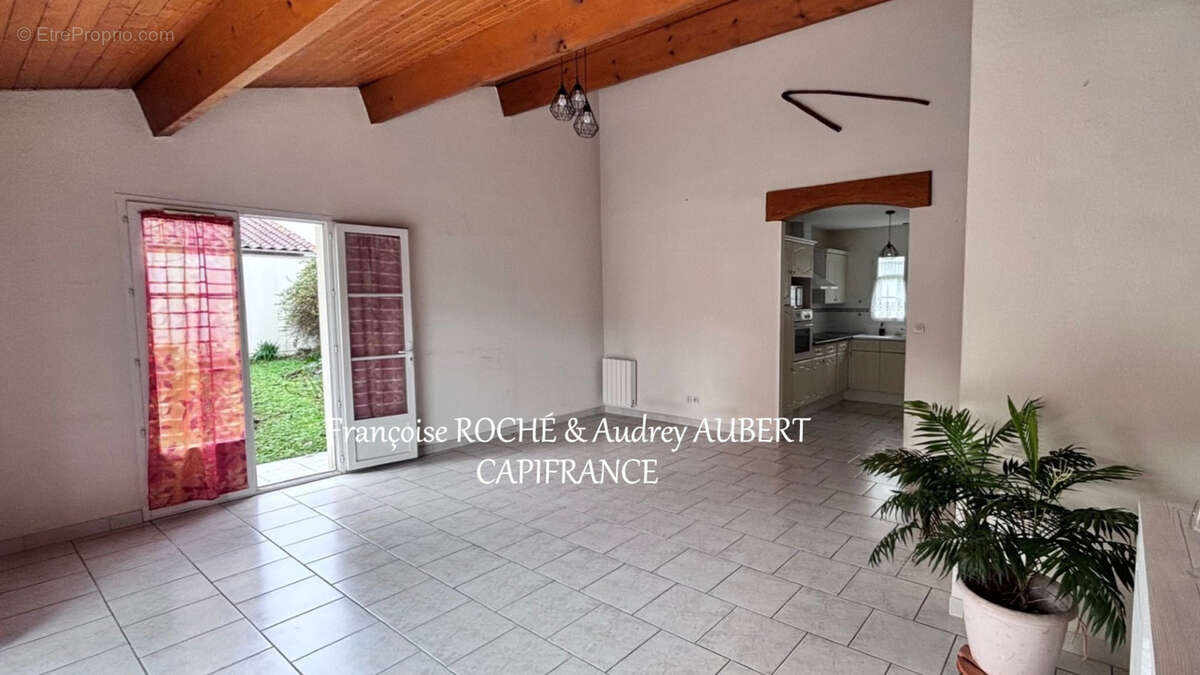 Maison 88m2 - plain-pied - 4 pièces - 3 chambres - garage - jardin clos à SAINTES (17)- Quartier La Fenètre - photo 5
