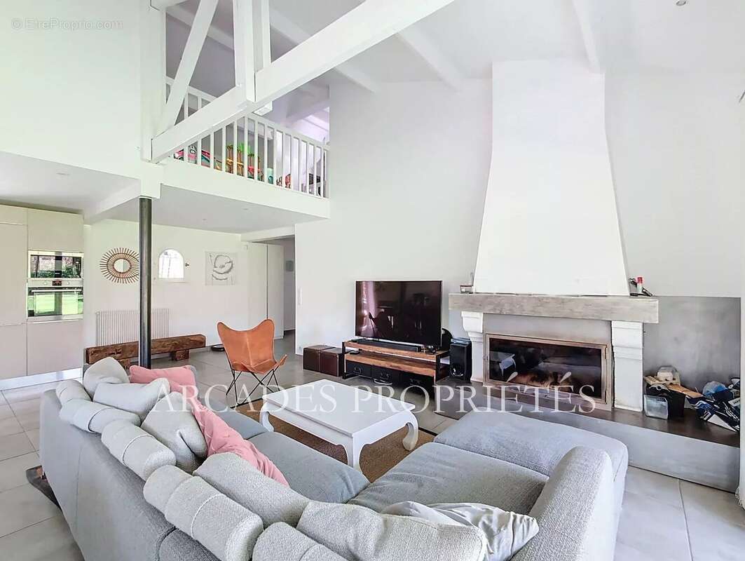 Maison à SAINT-SULPICE-ET-CAMEYRAC