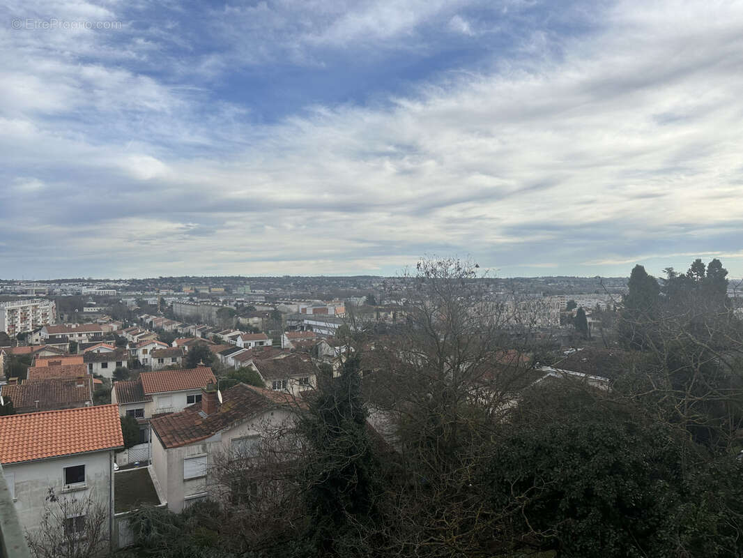 JOLIMONT / ARGOULETS - Appartement 3 pièces de 59m2 en dernier étage - Terrasse - 169 500 € - photo 4
