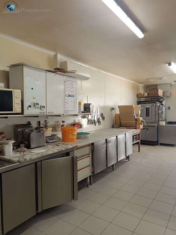 Commerce à CANET-DE-SALARS