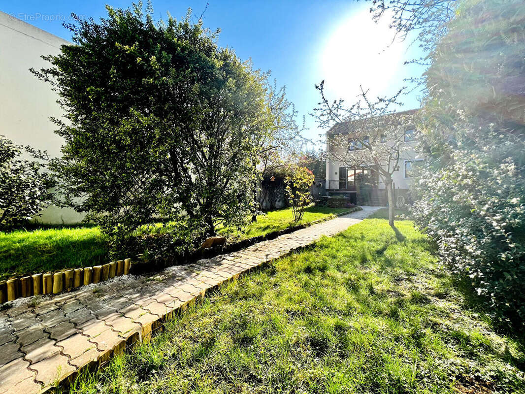 Maison à CHOISY-LE-ROI