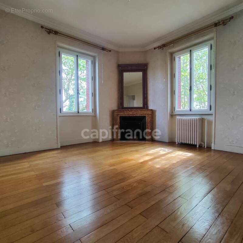 Maison à LES AVENIERES