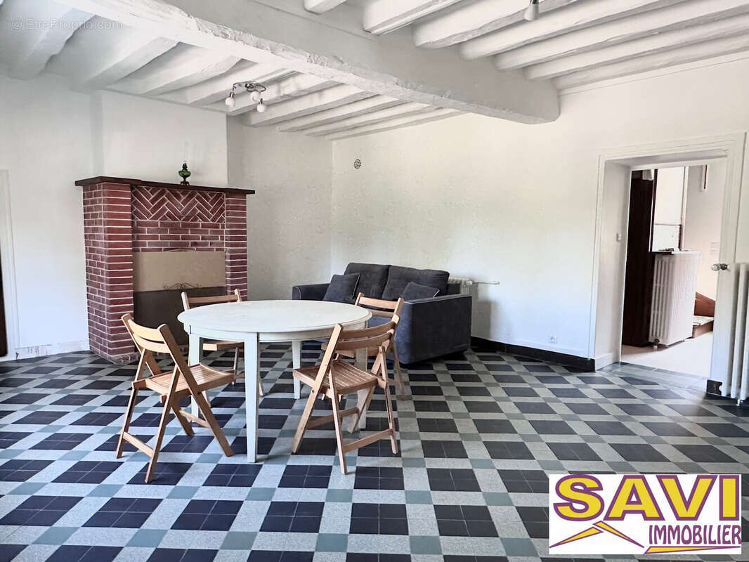 Salon/séjour - Maison à FONTENAY-SUR-LOING