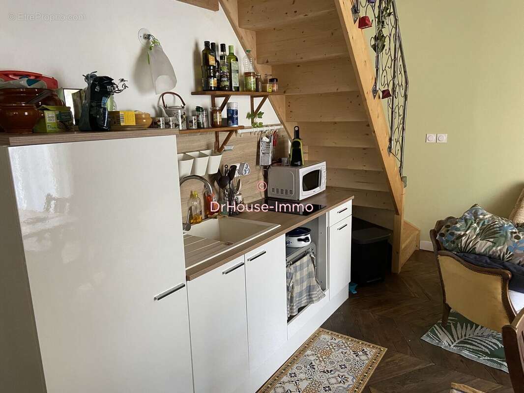 Appartement à BAGNOLS-SUR-CEZE