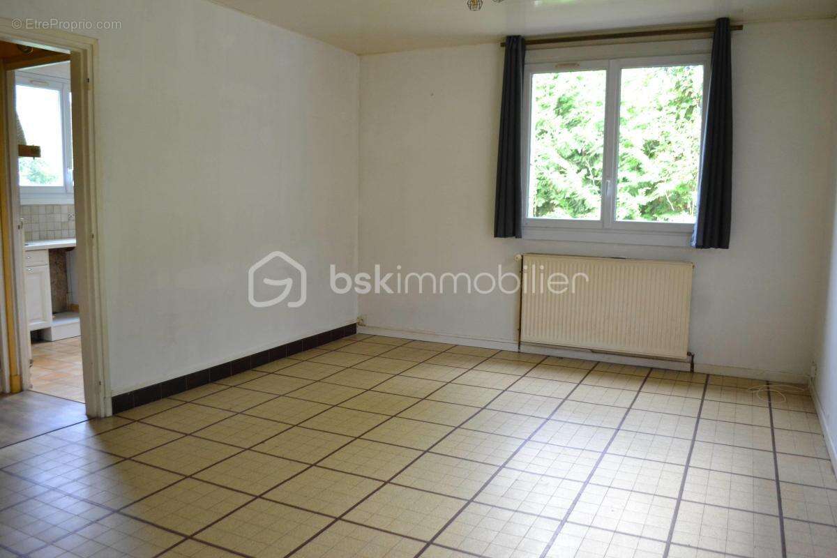 En exclusivité À vendre : Maison élevée sur sous-sol dans un quartier calme - photo 13