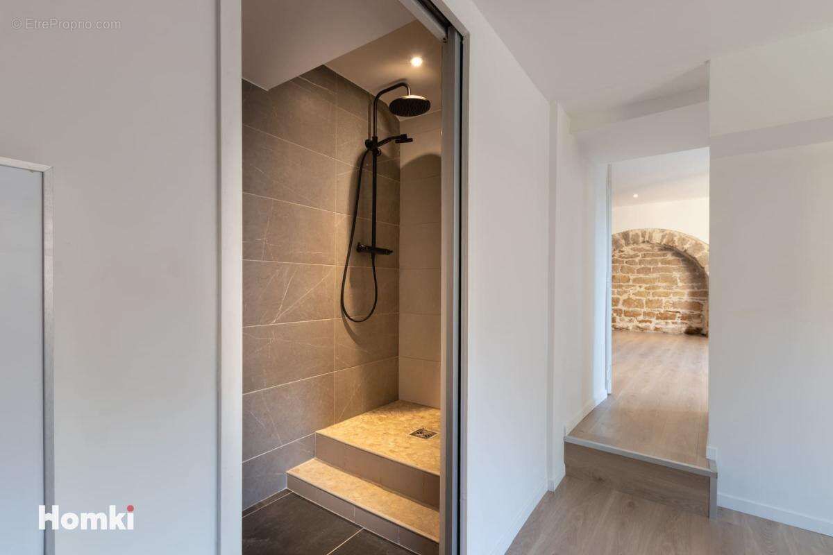 Appartement à COLLONGES-AU-MONT-D'OR