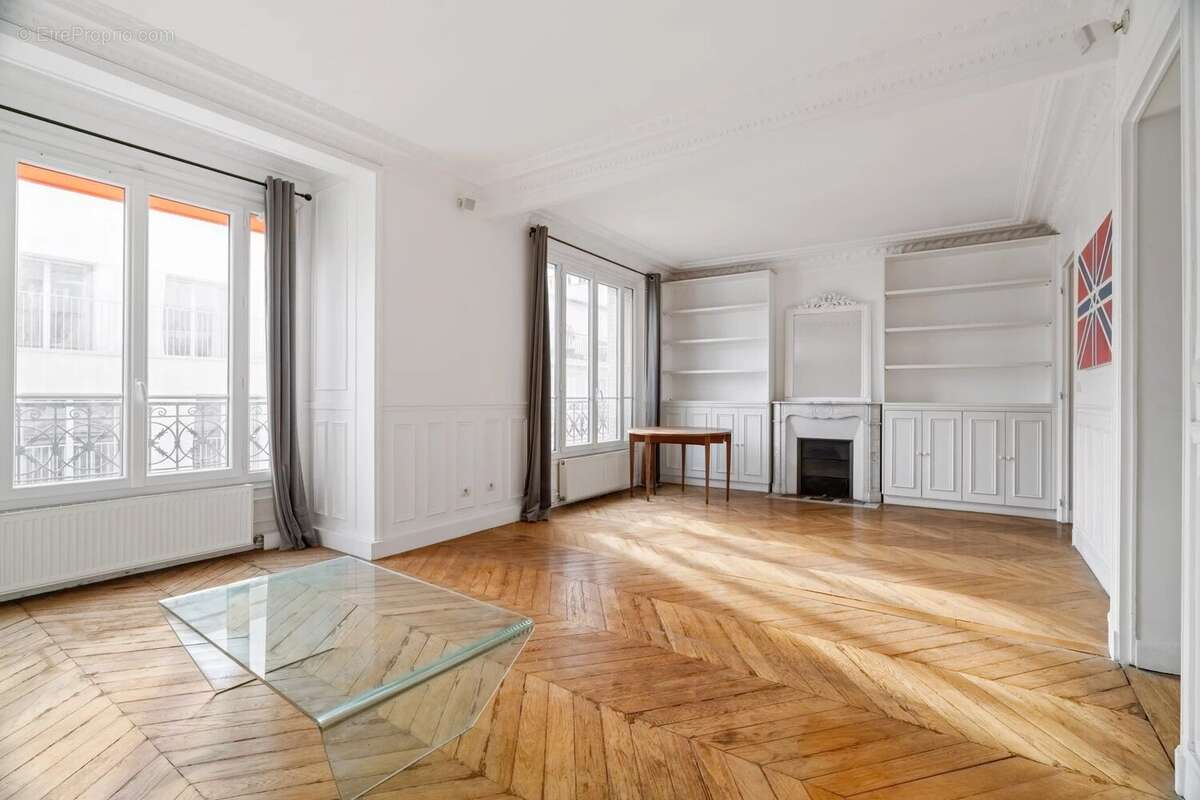 Appartement à PARIS-17E