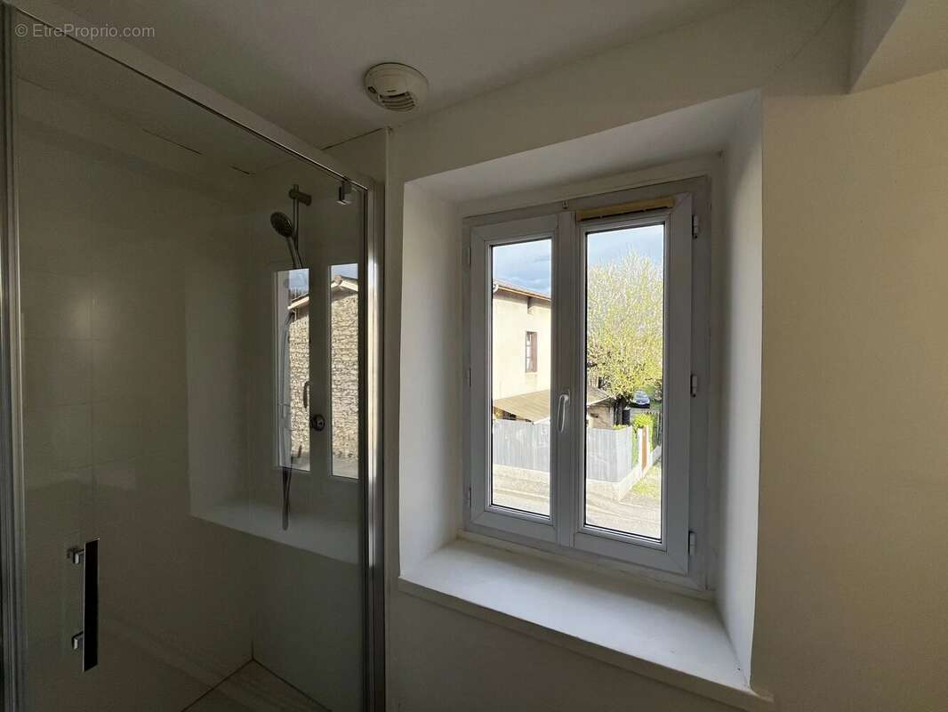 Maison à VAULX-MILIEU