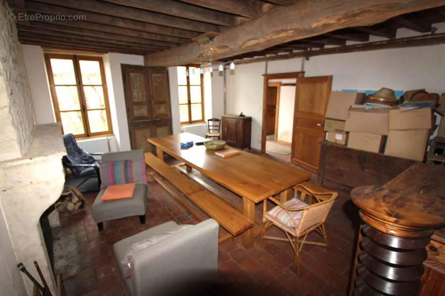 Maison à BRINON-SUR-BEUVRON