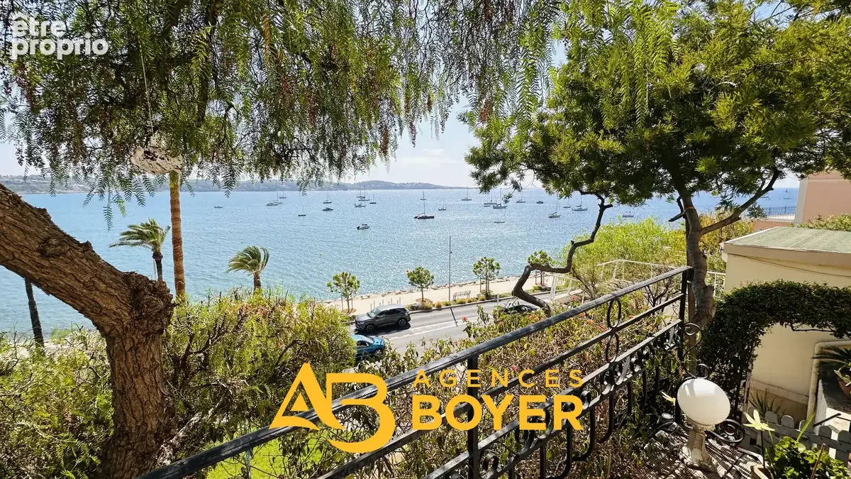 EXCLUSIVITE  BANDOL - GRAND T3 Terrasse de 50m2 Vue mer et Garage - photo 16