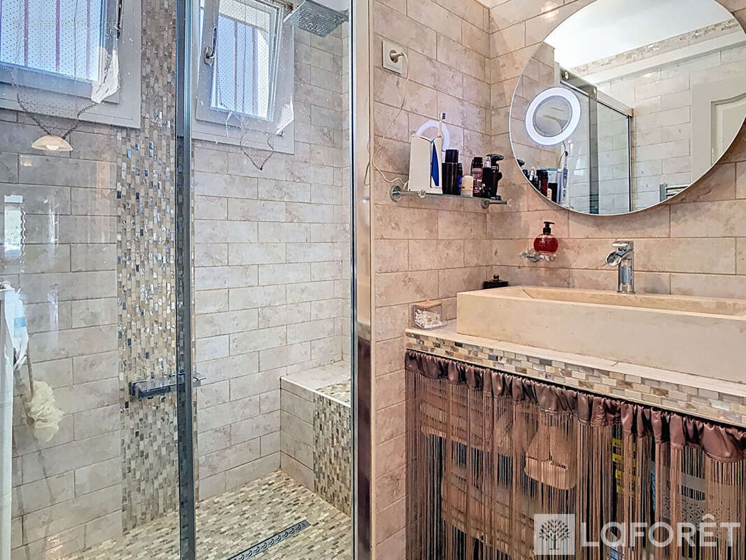 Maison à SAINT-VICTORET