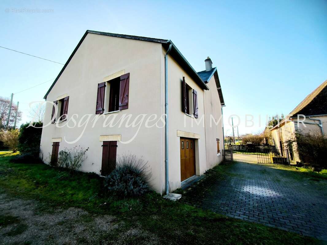 Maison à SAVIGNAC-LEDRIER