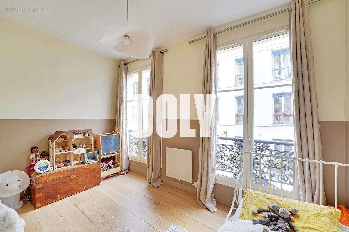 Appartement à PARIS-10E