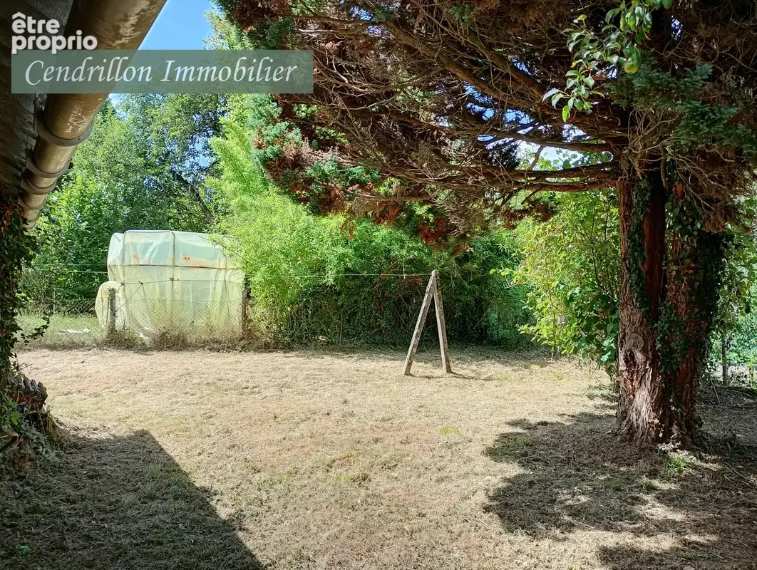 Maison mitoyenne de 118 m2 comprenant 3 chambres, avec un terrain total de 631 m2. - photo 13