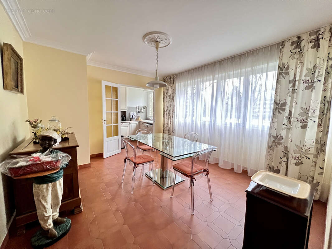 Appartement à VAUX-LE-PENIL