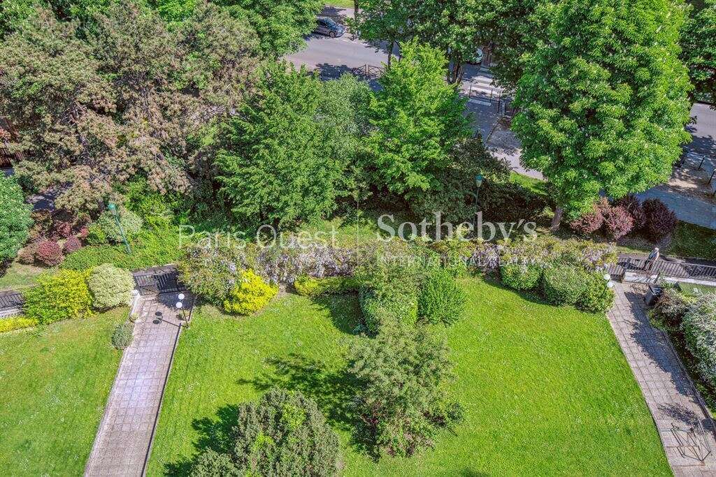 Appartement à NEUILLY-SUR-SEINE