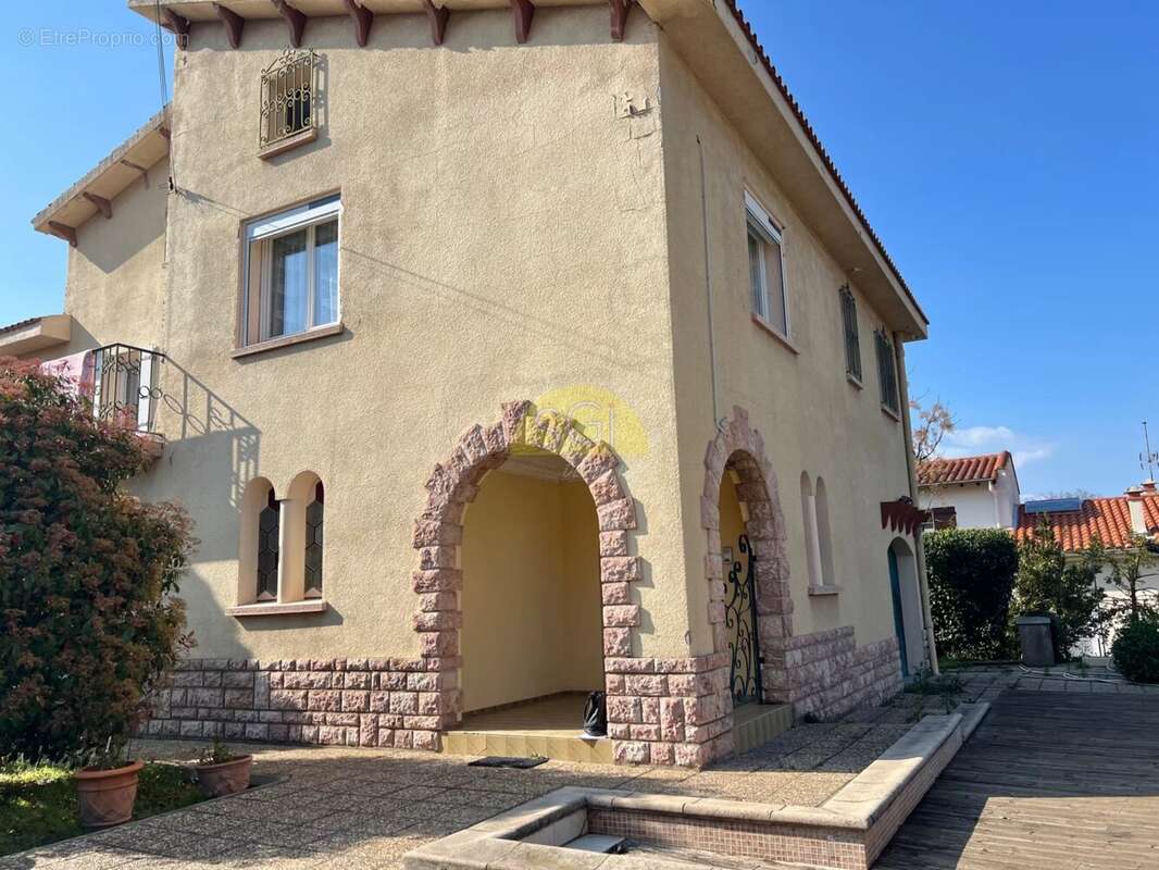 Maison à SAINT-GENIS-DES-FONTAINES