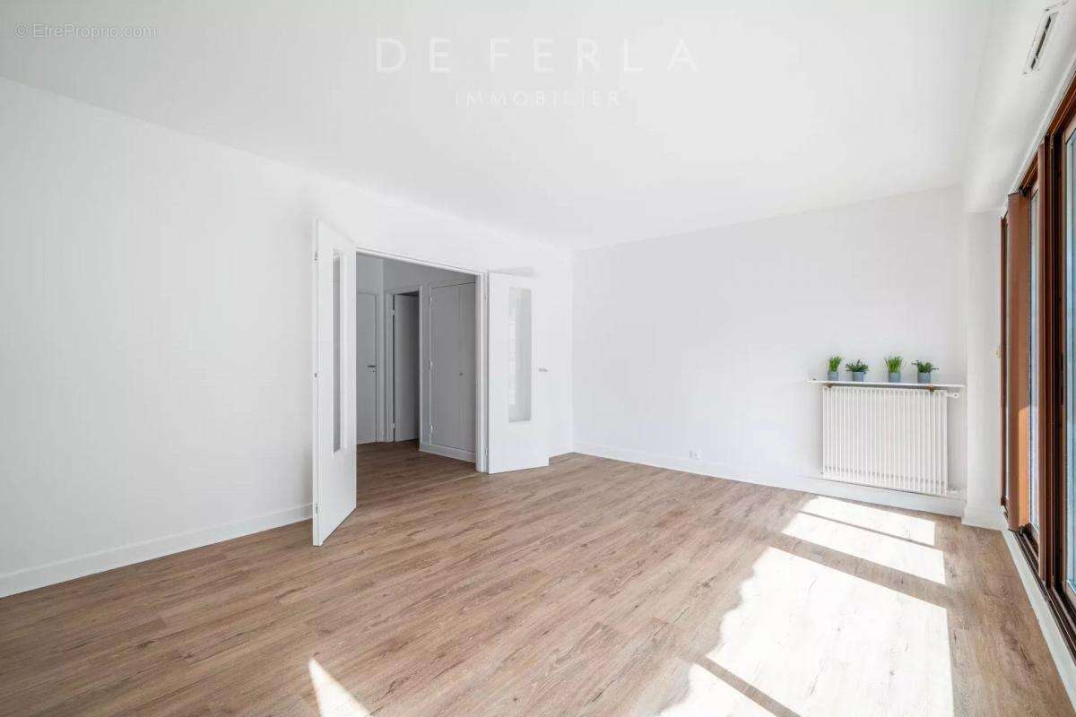 Appartement à PARIS-15E