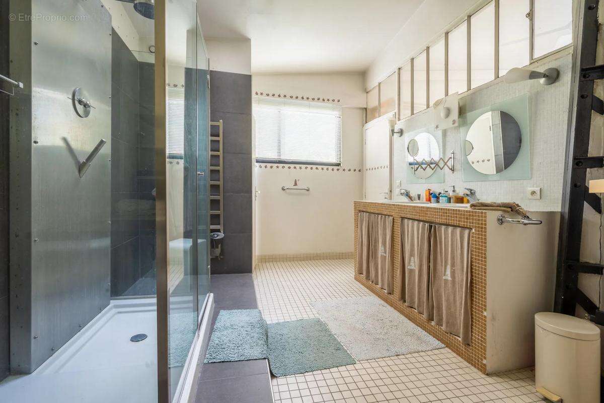 Maison à LE PERREUX-SUR-MARNE