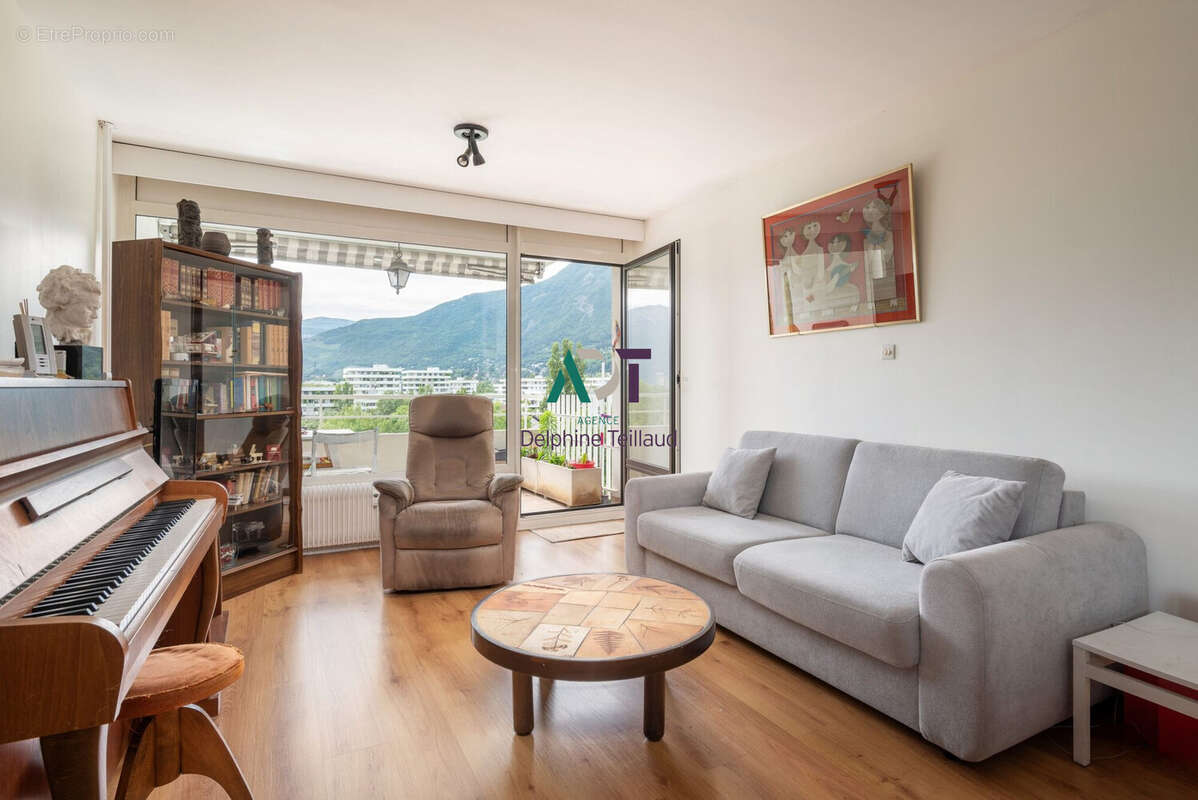 Appartement à MEYLAN