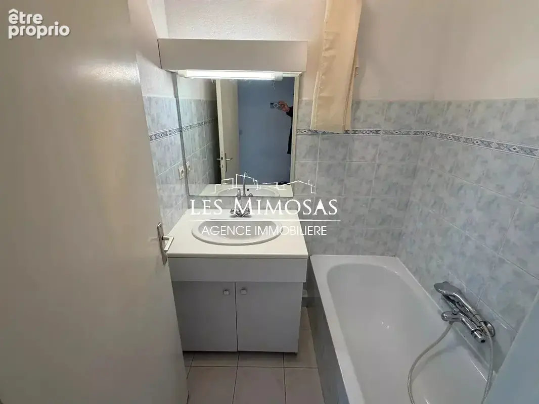 FREJUS, Appartement 2 pièces de 36m² avec loggia, parking et cave - photo 9