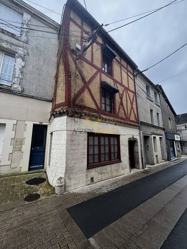 Maison à PARTHENAY