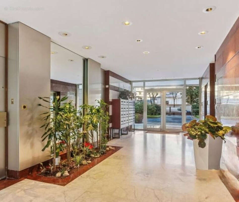 Appartement à NEUILLY-SUR-SEINE