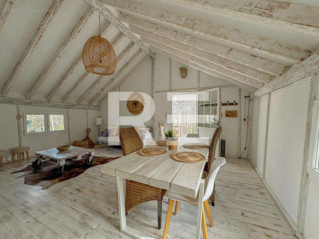 Maison à BELLEGARDE