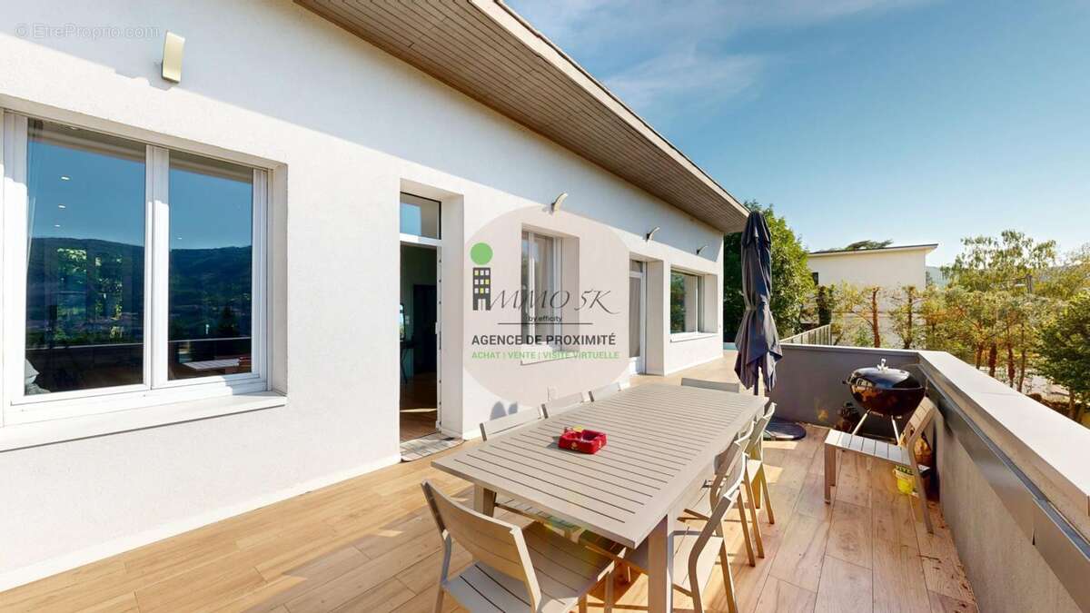 Maison 211 m² à Rochetaillee-Sur-Saone  - photo 3
