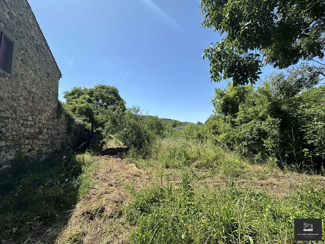 Terrain à SAINT-CHINIAN