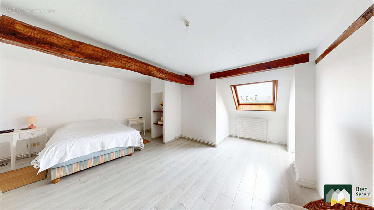 Maison à VAUPILLON