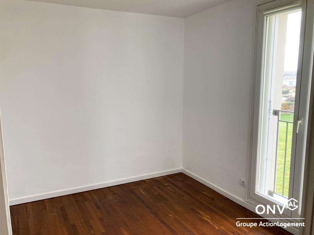 Appartement à SAINT-ETIENNE-DE-SAINT-GEOIRS