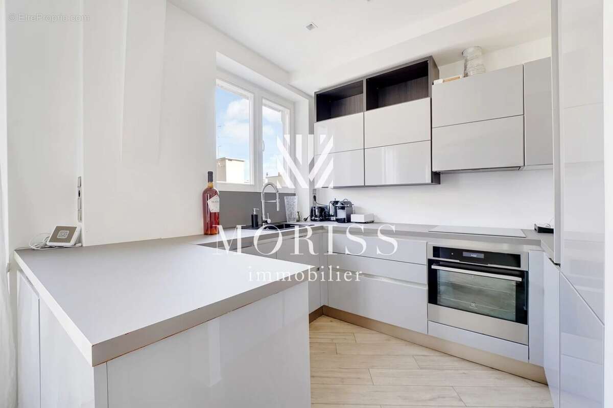 Appartement à PARIS-17E