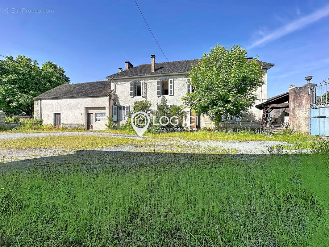 Maison à COARRAZE